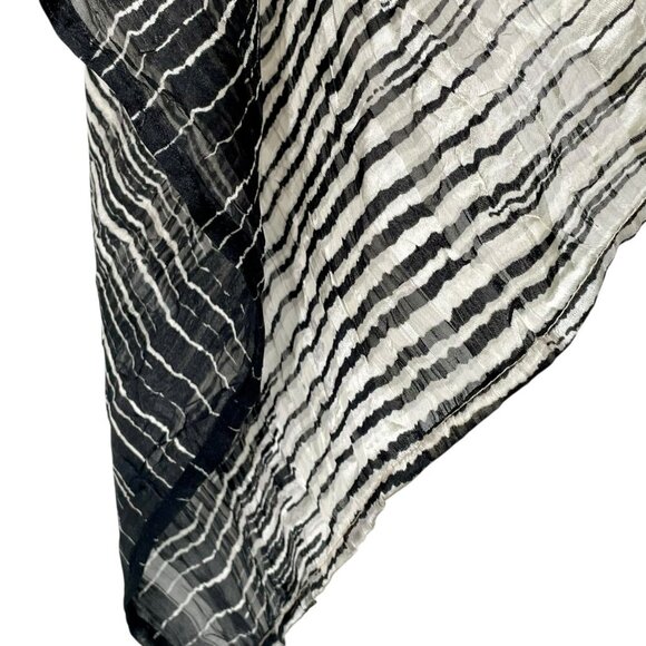 Chico’s Travelers Collection Beige Sheer Lace Crinkle Open-Front Tunic Size 2(L) - Picture 8 of 13